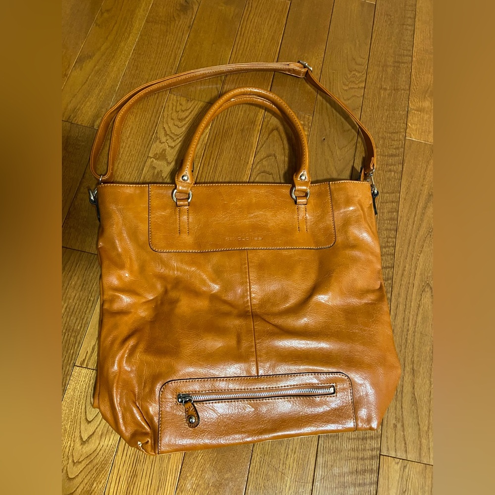 Elegant Tan Leather Tote Bag